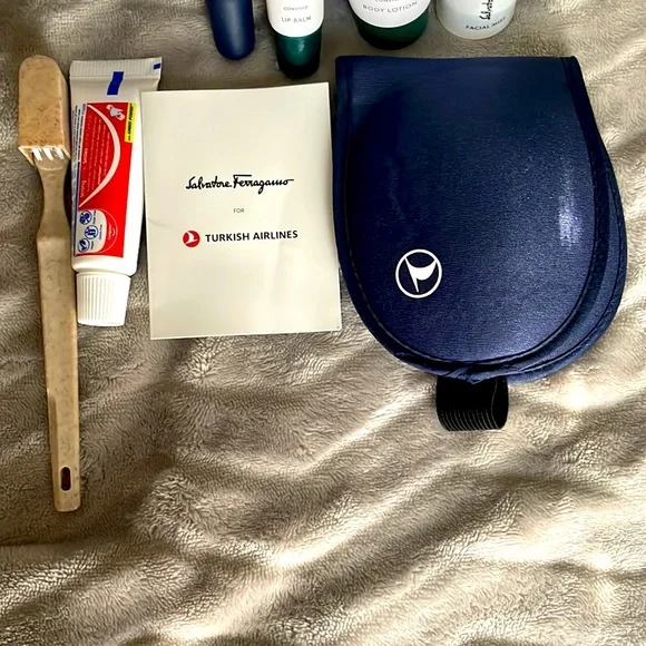 SALVATORE FERRAGAMO TRAVEL BAG W ESSENTIALS NEW - Picture 3 of 7